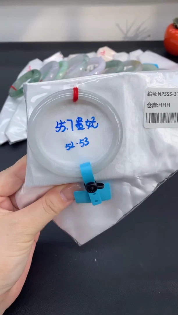 未镶嵌手镯翡翠翡翠手镯