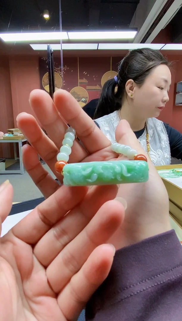 颈饰未镶嵌翡翠手牌