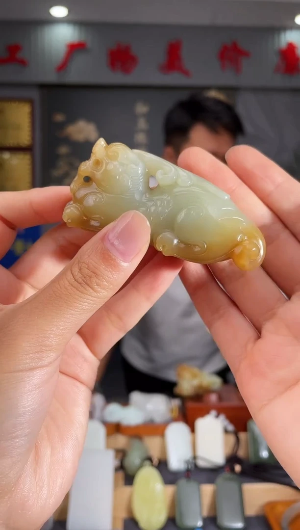 和田玉未镶嵌颈饰1
