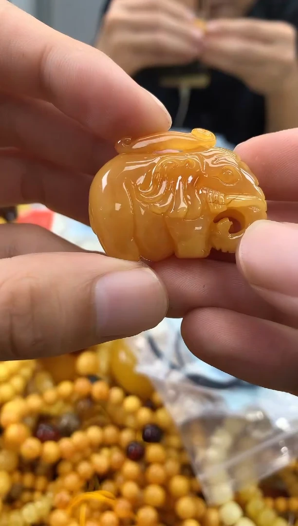 裸石蜜蜡未镶嵌吊坠