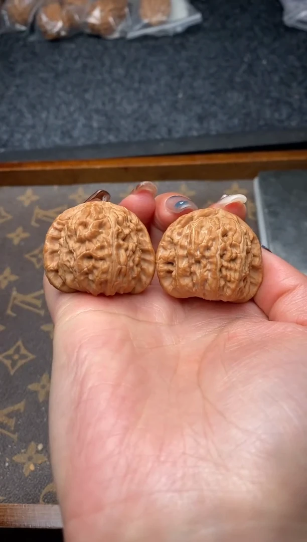把件文玩核桃B05号38尺白狮子