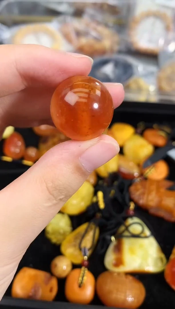 蜜蜡未镶嵌珠宝奇石48