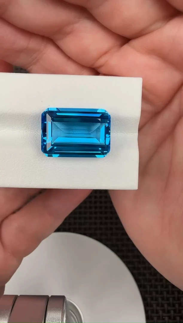 【闪购商品】托帕石枕形未镶嵌19ct-B00804