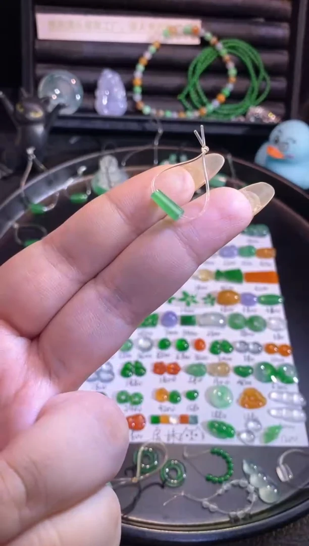 翡翠挂件未镶嵌珠子