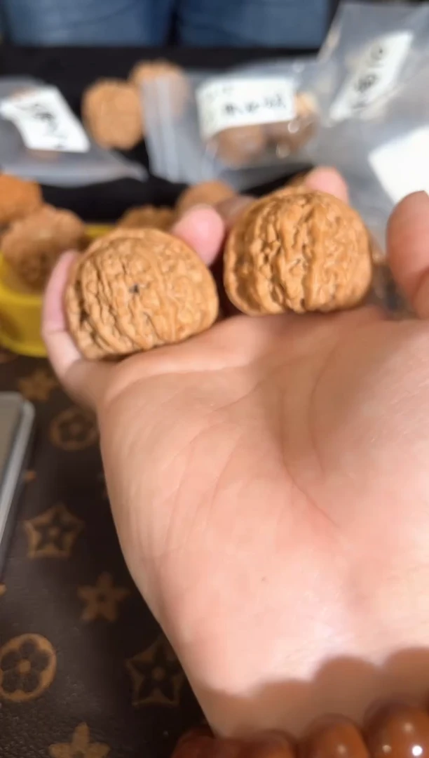 把件核桃全品41尺三角白