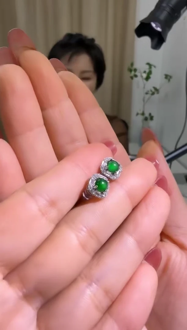 银S925镶嵌翡翠耳钉翡翠耳钉