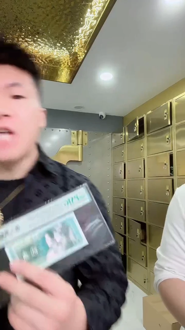 【闪购商品】PCGS评级-出人头第单张67分无4