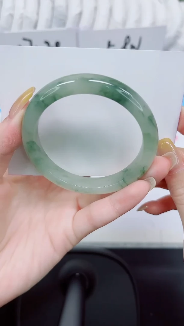 石英质玉手镯未镶嵌311