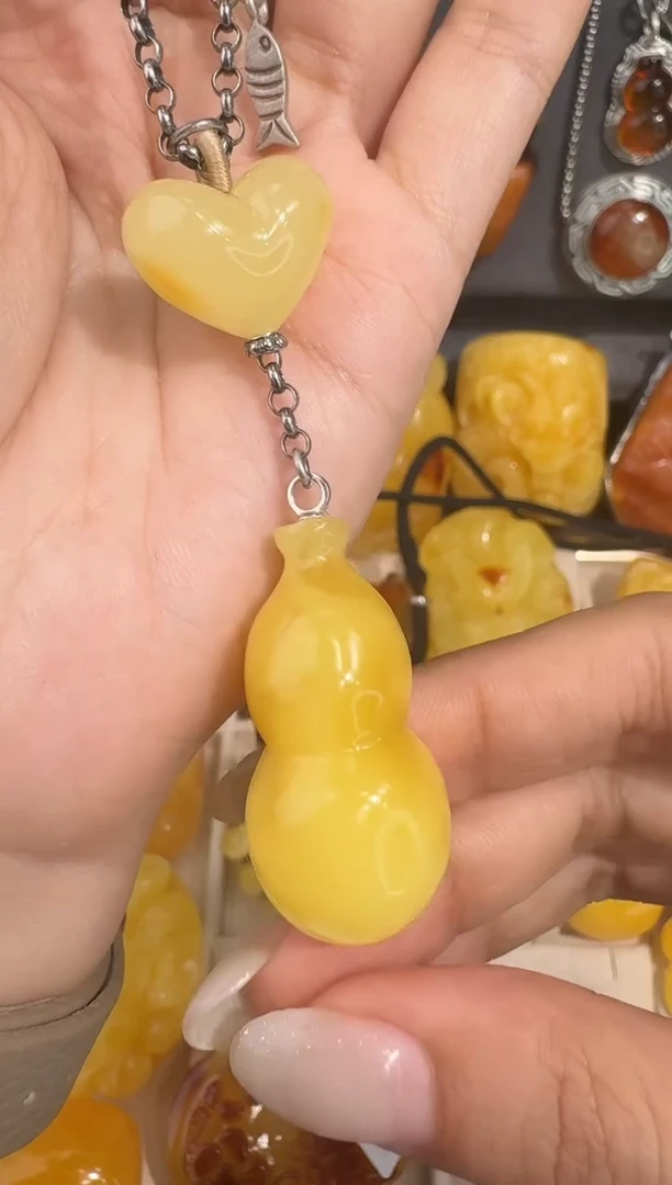 裸石琥珀未镶嵌暖*。琥珀