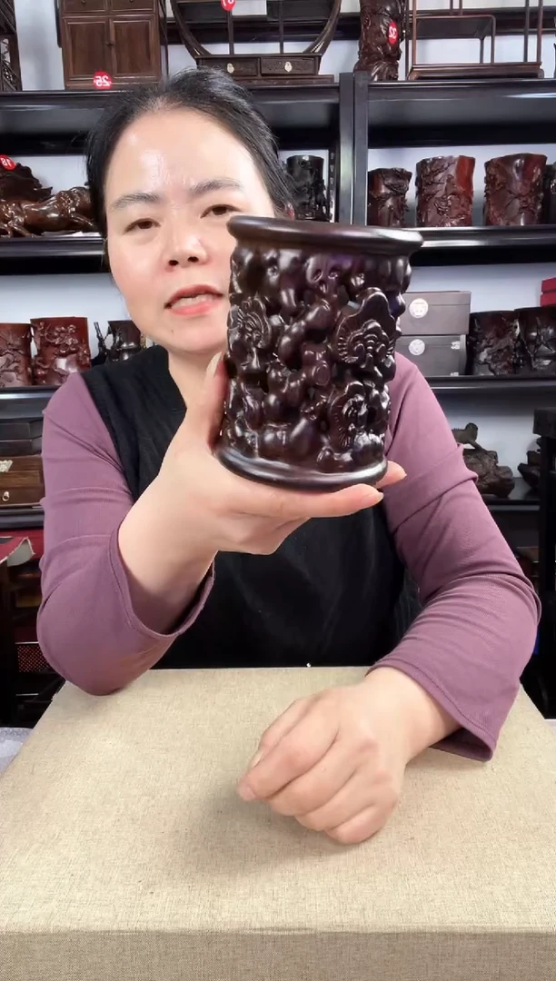 木老李红木工艺品灵芝笔筒