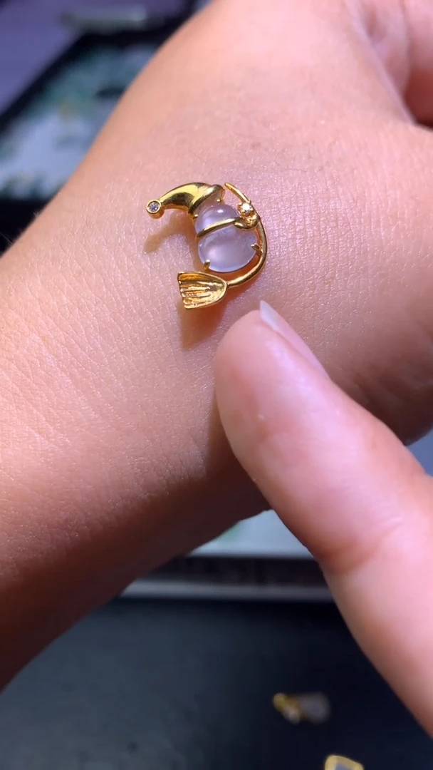 颈饰未镶嵌翡翠净货