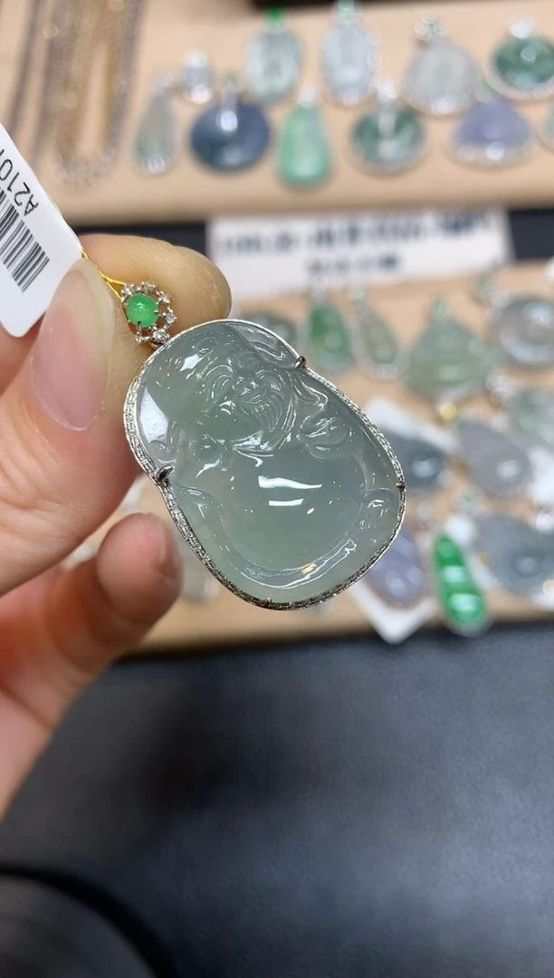 【闪购商品】翡翠颈饰18K金镶嵌财神【无服务费