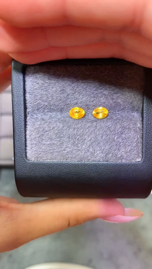 未镶嵌裸石定制蓝宝石椭圆 黄蓝宝石2/P 1.25ct