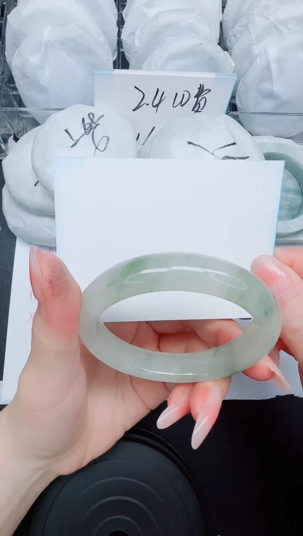 石英质玉手镯未镶嵌235/56.5