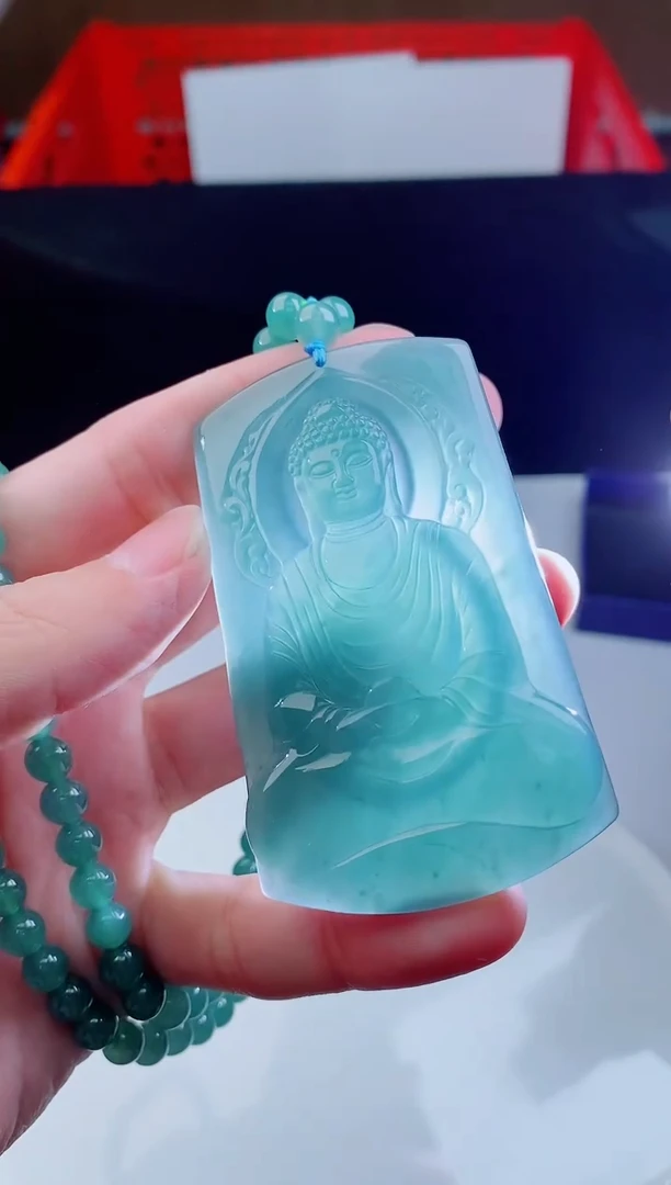 颈饰未镶嵌翡翠     ·