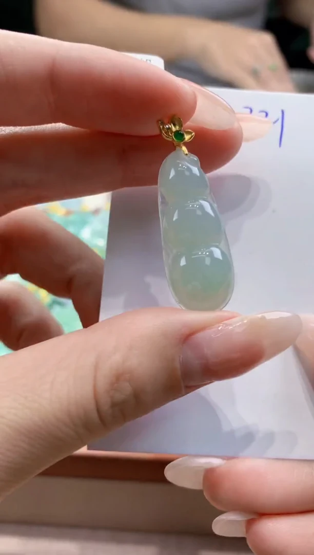 翡翠未镶嵌颈饰天然缅甸a货翡翠