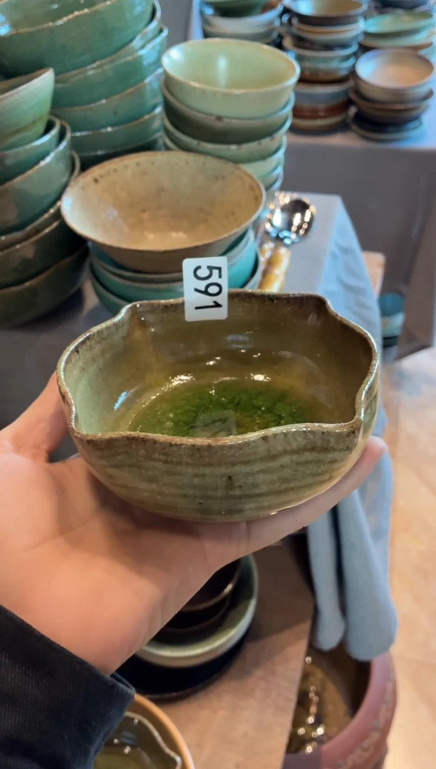 瓷片山****N591微瑕，玻化绿四角翘碗