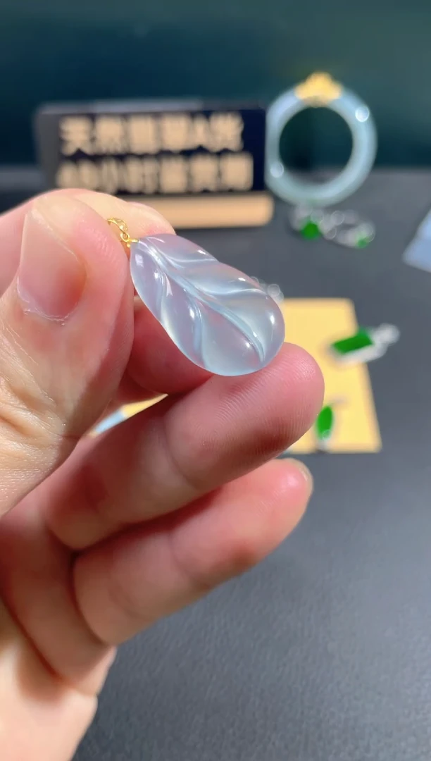 【闪购商品】翡翠颈饰18K金镶嵌翡翠