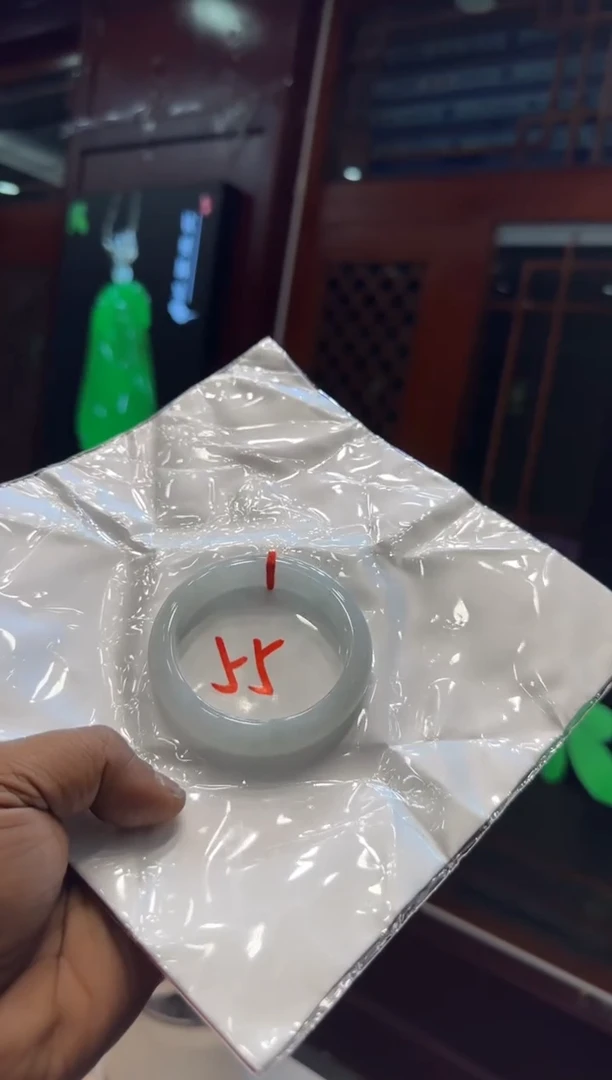 未镶嵌手镯翡翠手镯