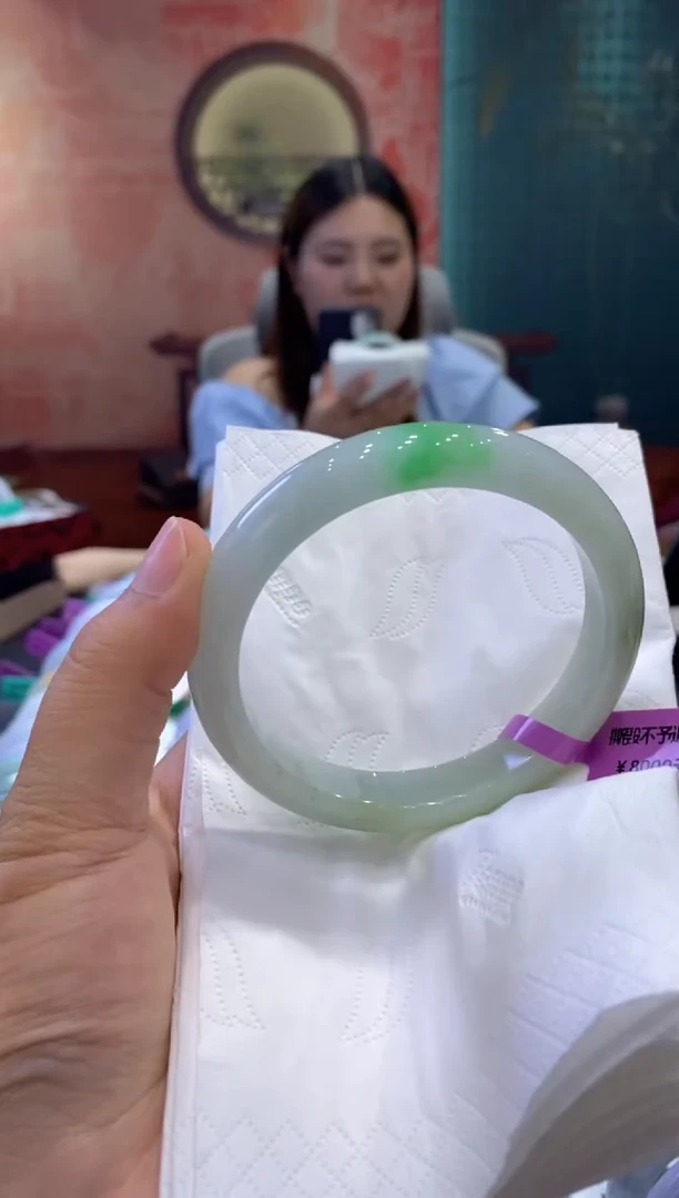 翡翠手镯未镶嵌多人0009998