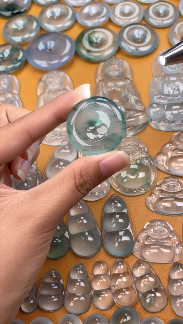 翡翠未镶嵌吊坠(不含链)扣子