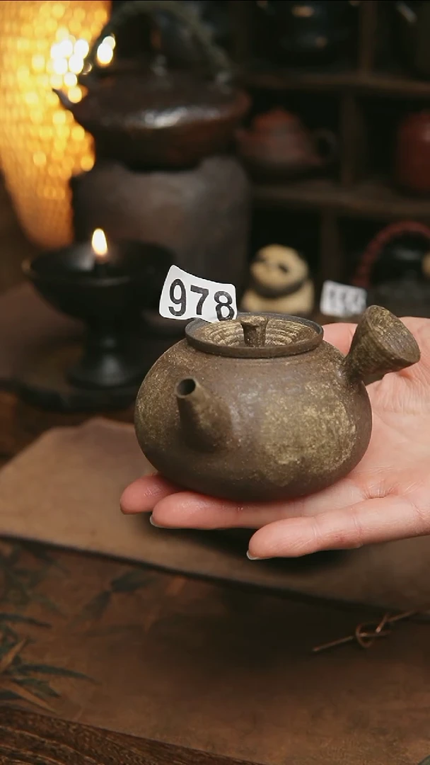 978号紫砂全手工粉引侧把茶壶150毫升