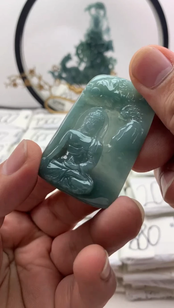 翡翠未镶嵌颈饰阿弥陀佛【品质一般介意慎拍】