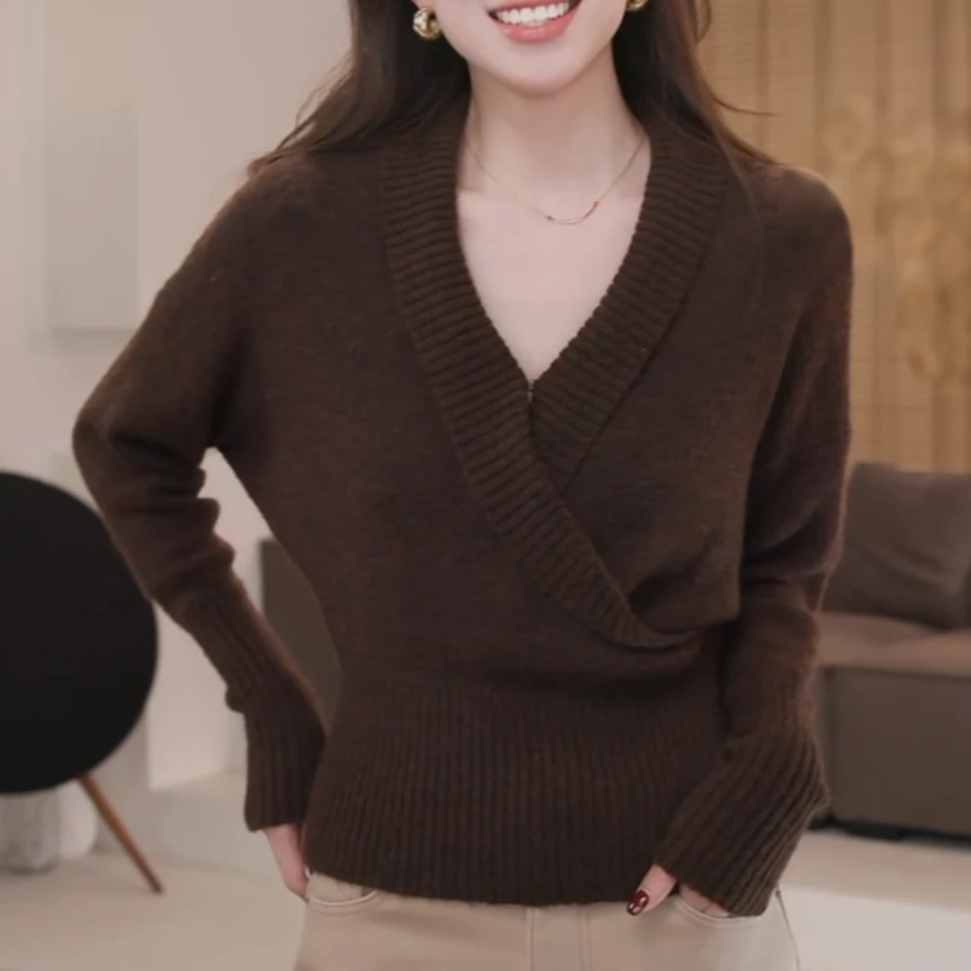 「可奈」2025秋冬网红长袖时尚个性气质设计款套头针织衫LK2508066
