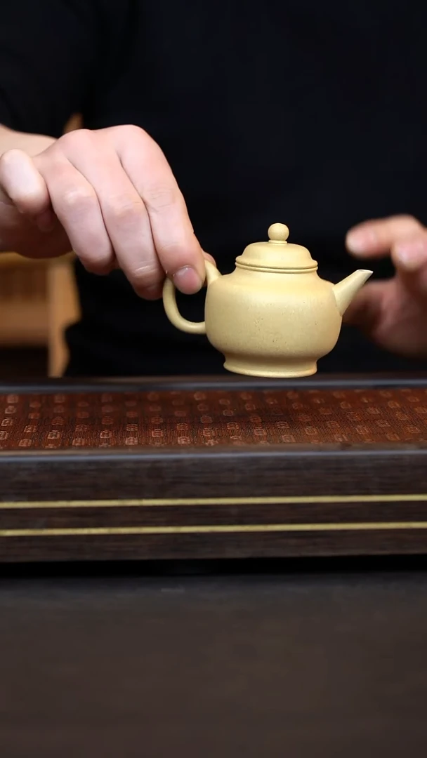 【闪购商品】紫砂茶壶本绿  及至水平