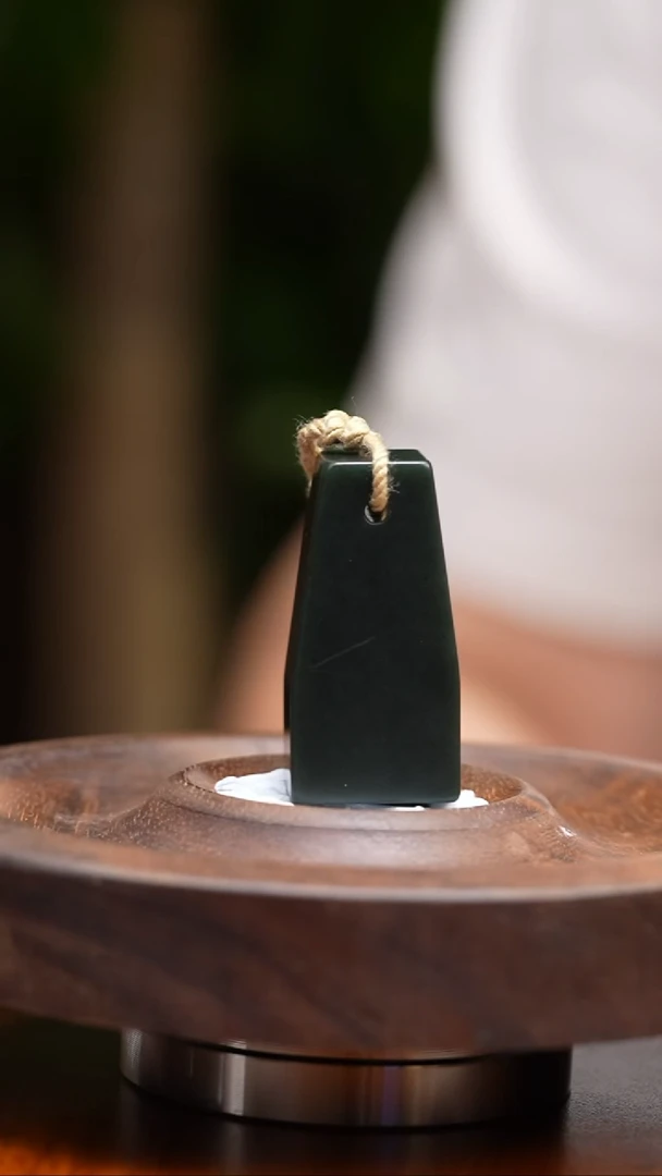 和田玉未镶嵌吊坠(不含链)迷****图30克和田玉