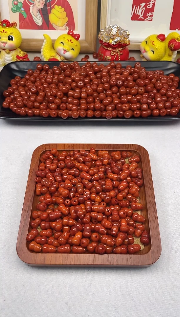 南红玛瑙.未镶嵌6号火焰红卡9*13葫芦一颗