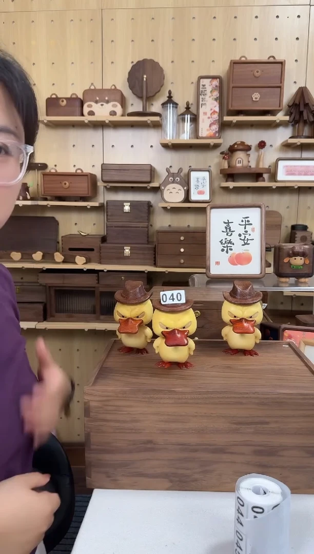 木宫**熙40号黄杨木鸭子摆件微瑕