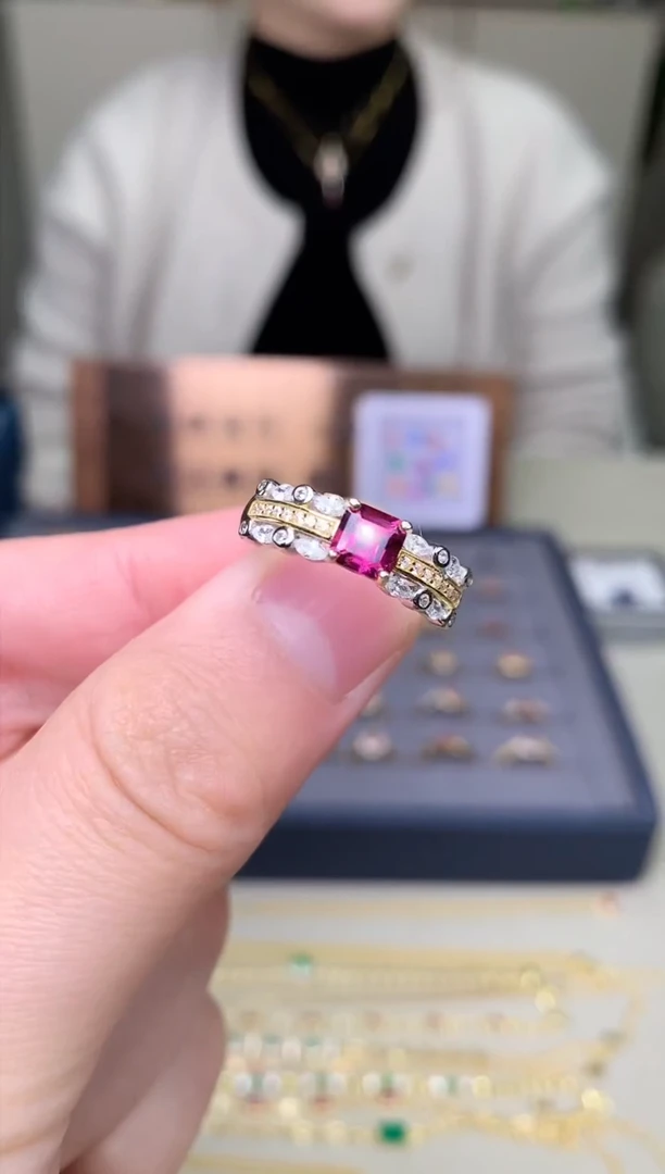 【闪购商品】石榴石戒指银S925镶嵌戒指