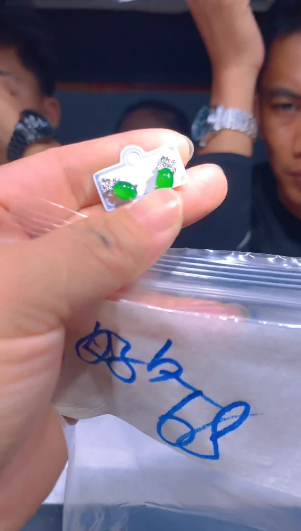未镶嵌定制翡翠好***见193定制翡翠—多样性发货（发其一）