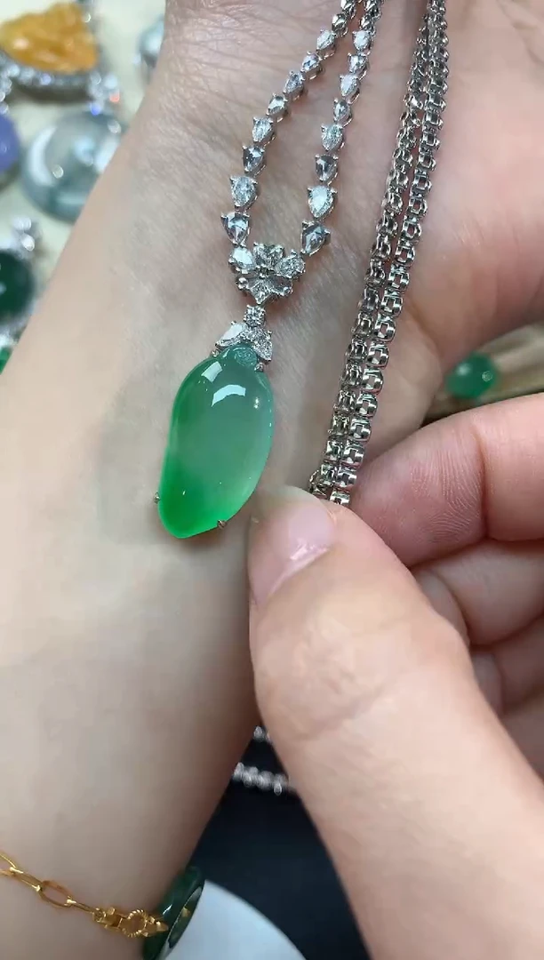 【闪购商品】翡翠项链18K金镶嵌150000