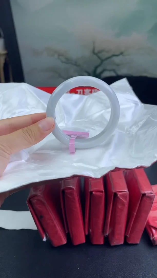 翡翠手镯未镶嵌3翡翠手镯（微瑕）