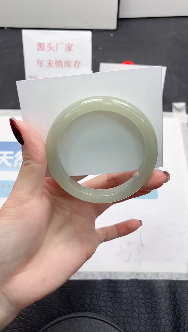 【闪购商品】石英质玉手镯未镶嵌155-56.4