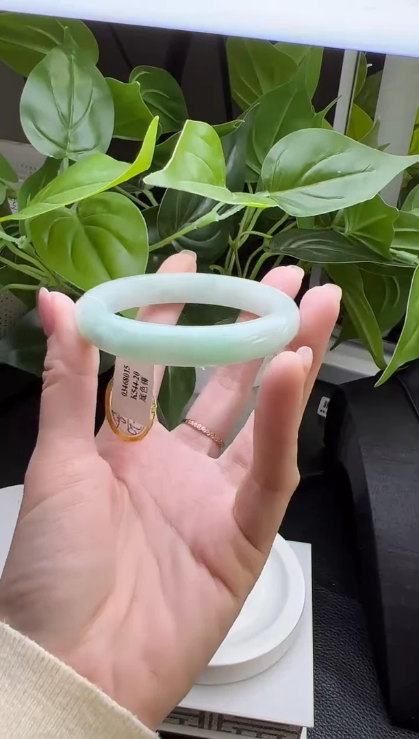 【闪购商品】翡翠手镯未镶嵌手镯55-57圈口