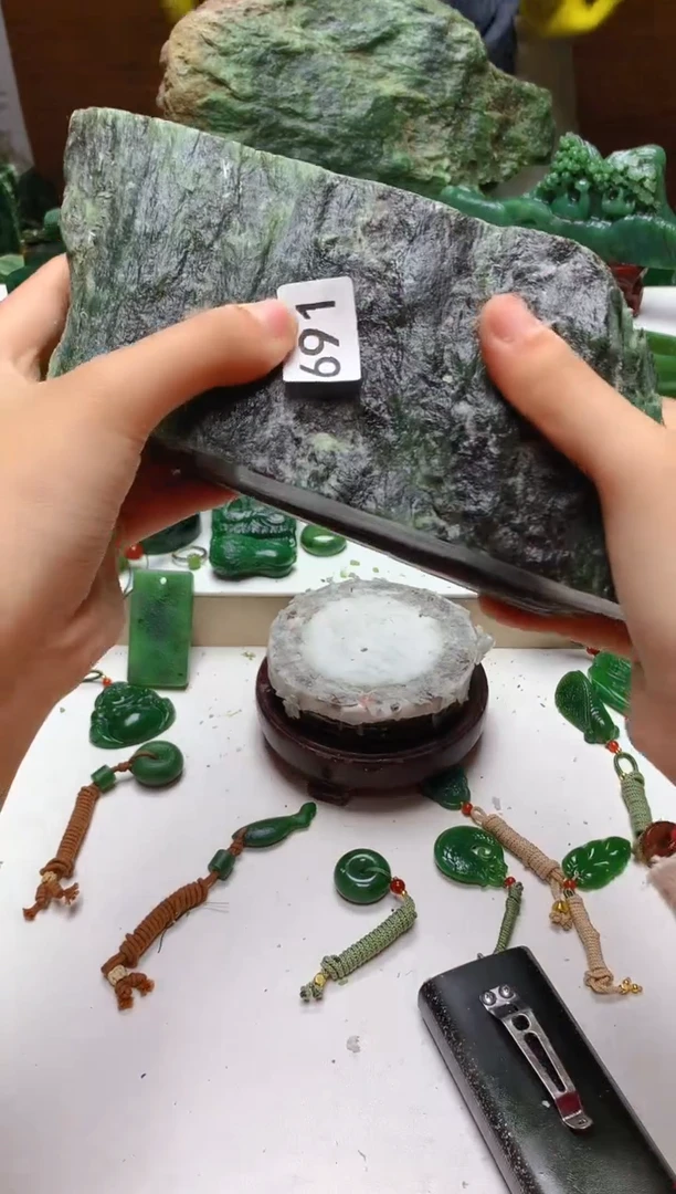 未镶嵌和田玉（碧玉）珠宝半成品1