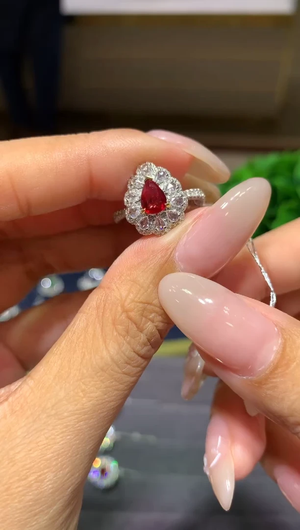 18K金镶嵌戒指红宝石0.64ct