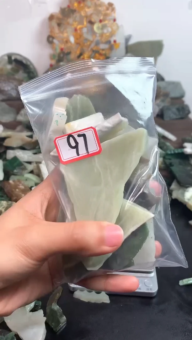 未镶嵌和田玉摆件97