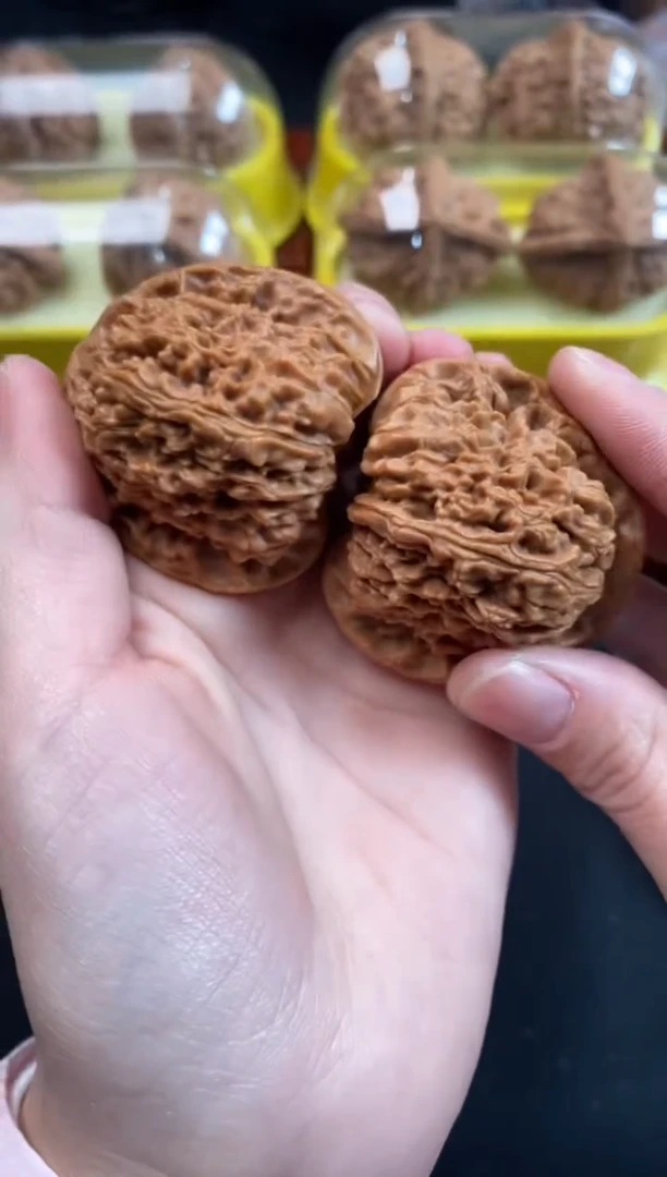 把件文玩核桃南疆石44尺Q264