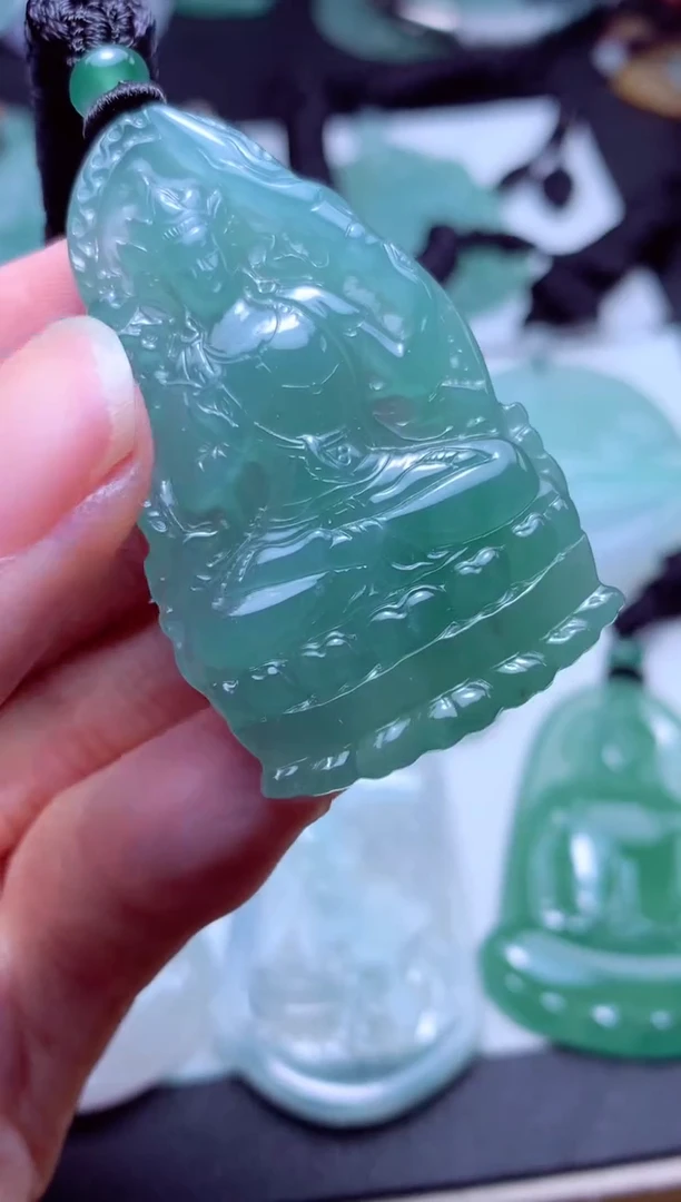 颈饰未镶嵌翡翠天然A货翡翠