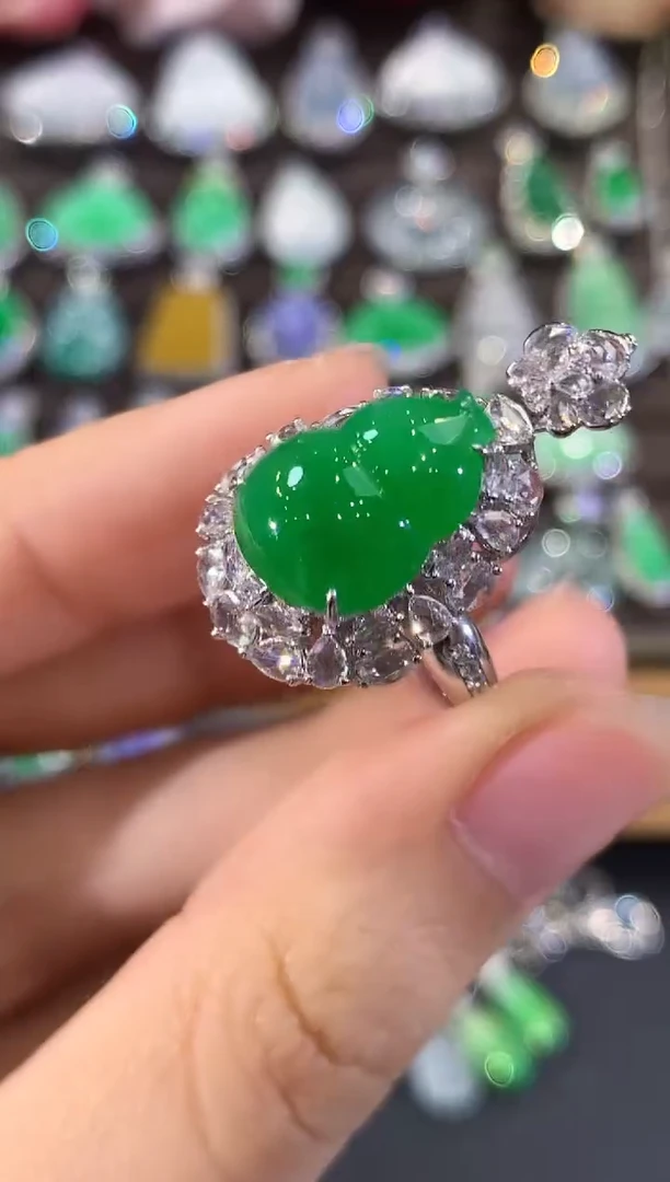 18K金镶嵌戒指翡翠C81