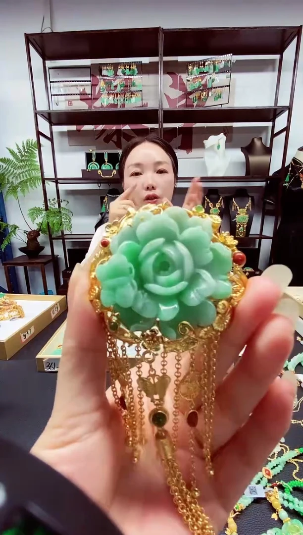 翡翠未镶嵌颈饰翡翠吊坠