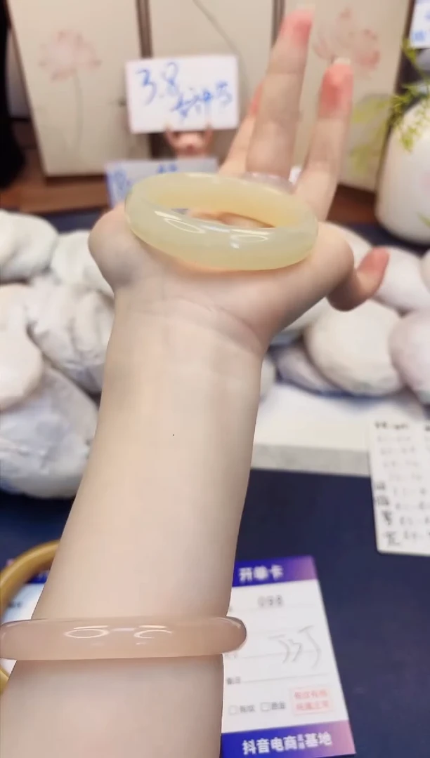 【闪购商品】石英质玉手镯未镶嵌98-晴水-圈口53