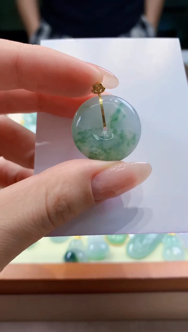 翡翠18K金镶嵌颈饰天然A货翡翠挂件