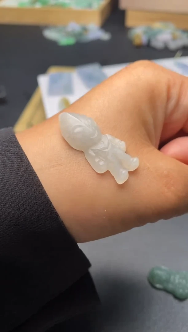 定制翡翠未镶嵌翡翠毛货多样性发其一