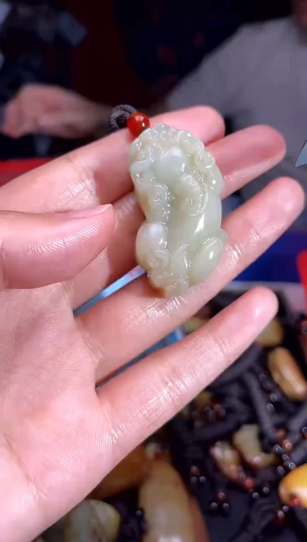 和田玉未镶嵌颈饰1