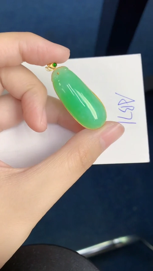 翡翠18K金镶嵌颈饰天然翡翠緬甸A貨